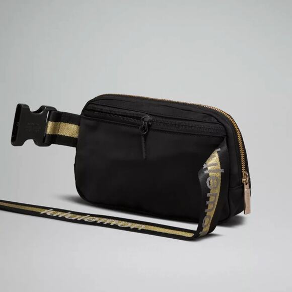 NEW Lululemon Everywhere Crossbody Belt Bag Wordmark Black and Gold Logo - Picture 5 of 6